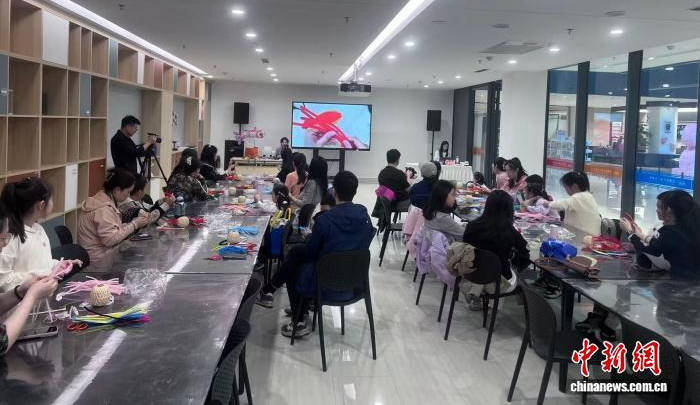 從展廳到課堂：新疆美術館探索優(yōu)秀傳統文化現代表達