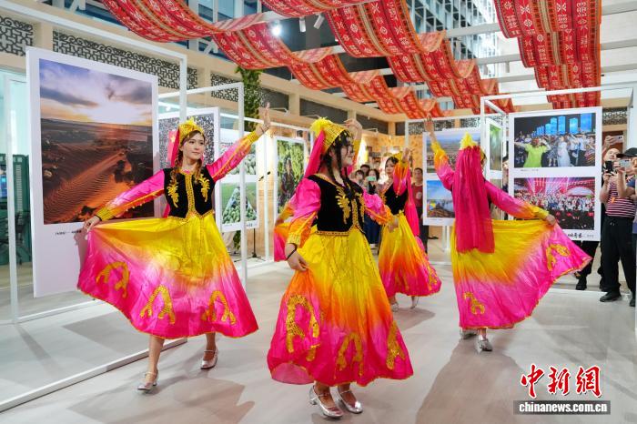 光影叙湘吐情 “我的吐鲁番”摄影展长沙开展