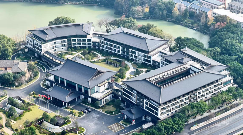 ▲桂林银行支持榕湖饭店改造提升项目顺利推进