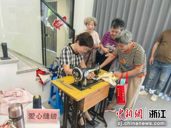 便民市集日现场。石碶街道供图