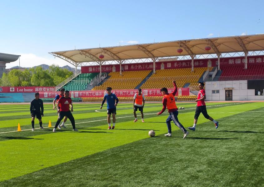 克州草湖队全力备战“同心杯”新疆足球超级联赛
