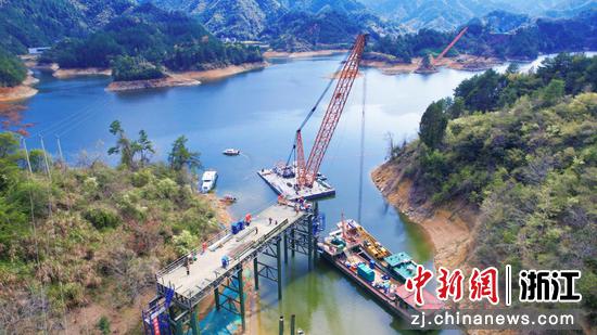 杭淳开高速杭州段项目施工现场。洪熠晖&nbsp;摄