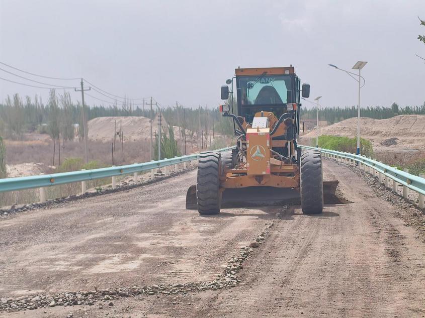 英吉沙縣“四好農村路”鋪就發(fā)展快車道