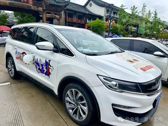 暖心顺风车 林建锋/摄