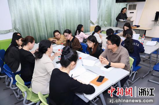 近日，教研活动现场一景。&nbsp;徐维尔&nbsp;摄