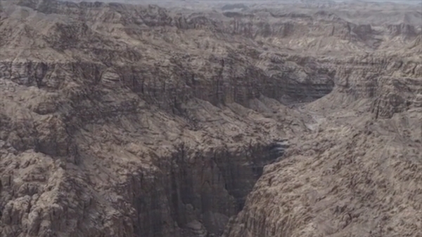 大美边疆看我家丨新疆图木舒克：化石谷的鬼斧神工