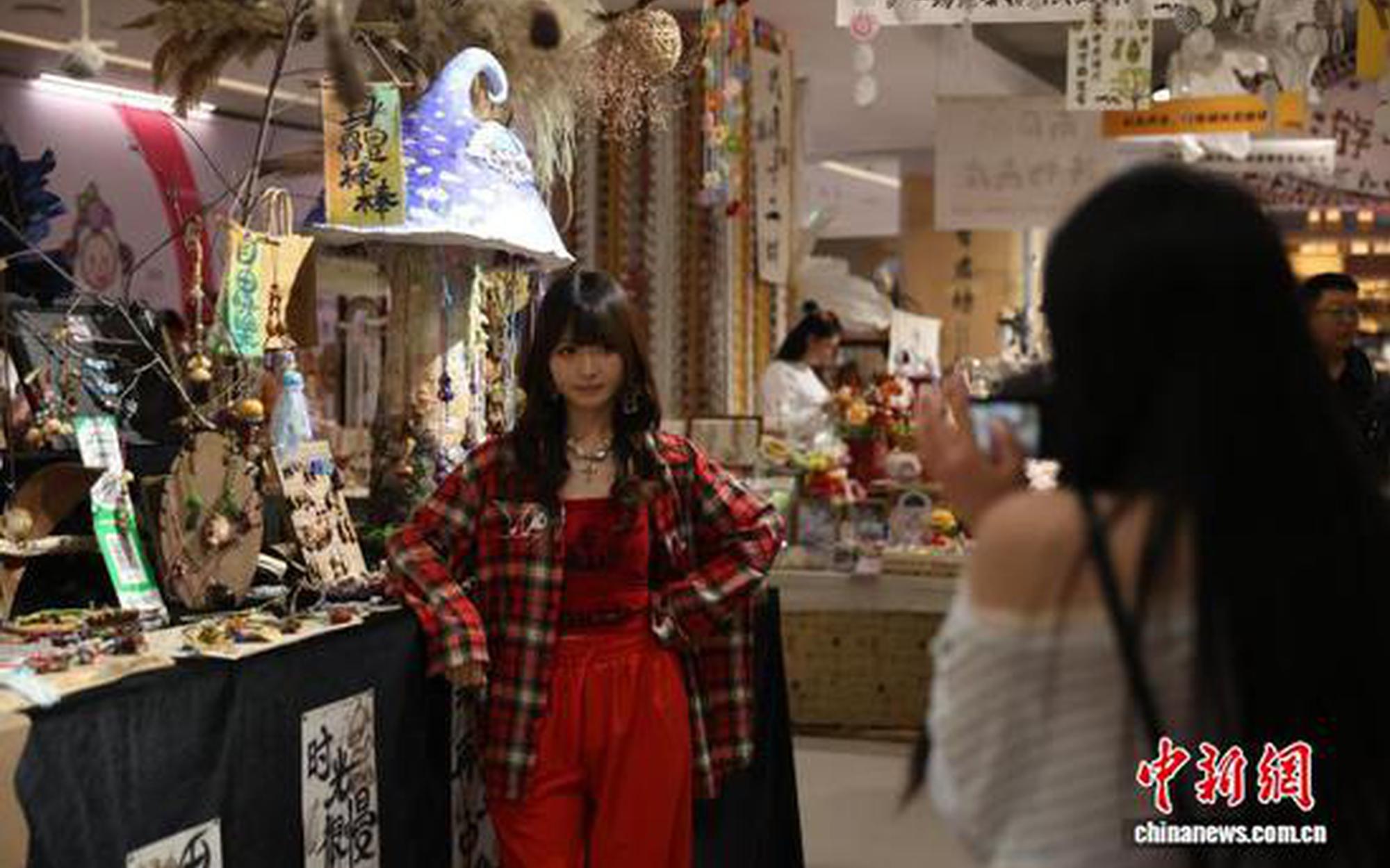 宁夏银川：“摩登市集”点亮城市周末时光