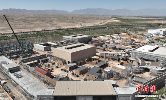 中国首座全沉浸戏剧村落建设正酣