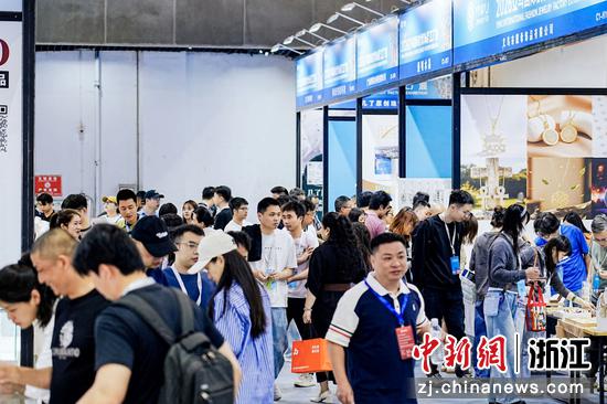 4月27日,展会现场。(主办方供图) 4月27日,展会现场。(主办方供图)
