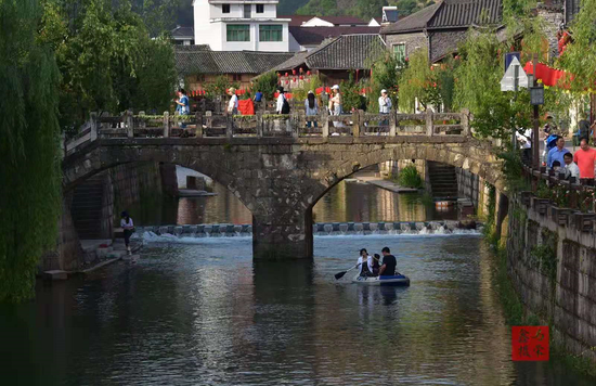 大皿古村里小桥流水自成风景