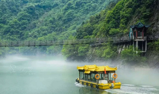 舞龙峡的烟雨淅沥