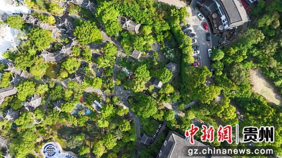 剑河仰阿莎温泉小镇泡池区。熊兴富 摄 剑河仰阿莎温泉小镇泡池区。熊兴富 摄