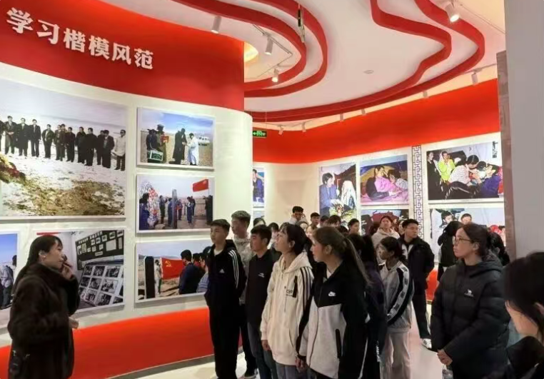 由“韭菜医生”接生的孩子讲述一座城的民族团结故事