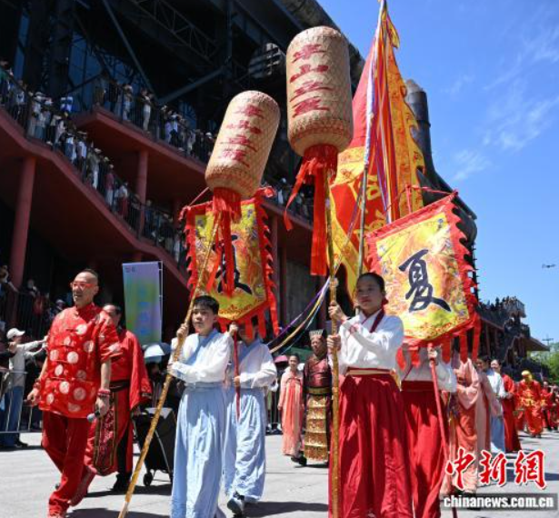 送春迎夏时 万物生新意