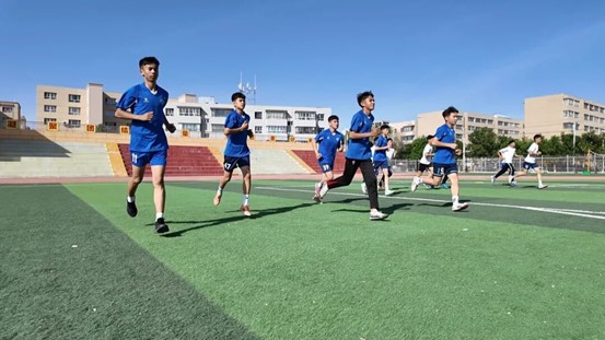 疆超联赛倒计时！博州大街小巷皆是足球热→