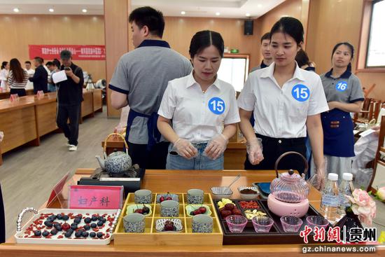 剑河县民族中医院“5.12”护士节主题活动，健康调饮作品设计比赛现场。