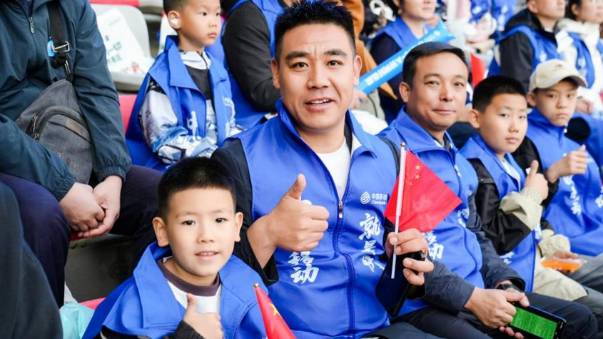绿茵场上激情燃，信号满格不掉线！ 新疆移动硬核护航2026疆超联赛