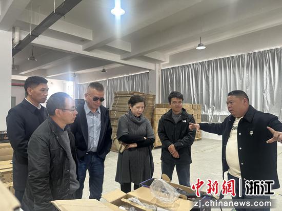 松阳县侨联党组书记蓝春林带队走访侨资企业。&nbsp;松阳县委统战部&nbsp;供图