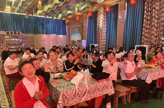 活动现场。通讯员 木卡德斯·卡德