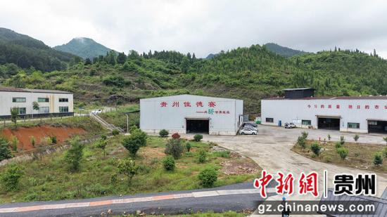 .贵州佳德赛新材料公司一角。何小雨 摄