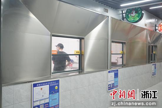 大运河品质外卖三号聚集区“菜小递”商家档口。拱墅区市场监管局&nbsp;供图