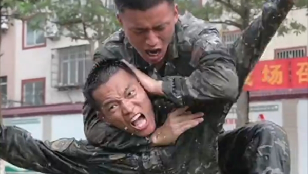 热血沸腾！直击预提指挥警士擒敌训练现场