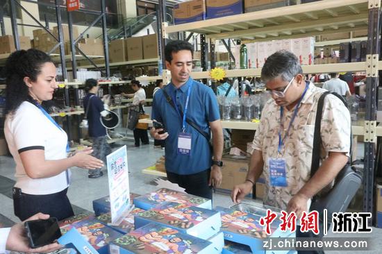 永康五金奥特莱斯工厂店现场。主办方 供图 永康五金奥特莱斯工厂店现场。主办方 供图