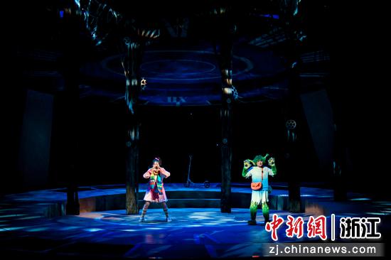 近日，儿童剧《喜地的牙》演出现场。（武义县委宣传部供图）
