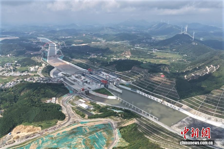 中国西部陆海新通道平陆运河全线通水