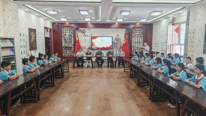 叶城县退役军人事务局：爱心捐赠暖童心 双拥共建鱼水情