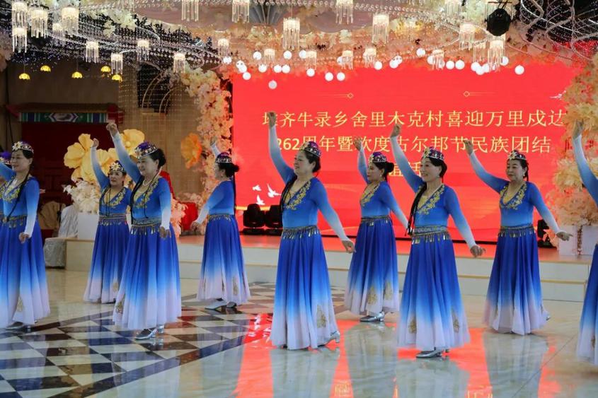 察布查尔县：赓续百年戍边情 共谱民族团结曲