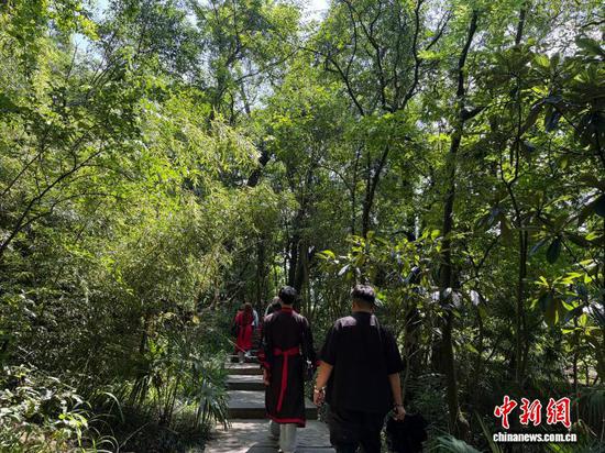 6月5日，台青在贵州修文参观阳明文化园。记者 周燕玲 摄
