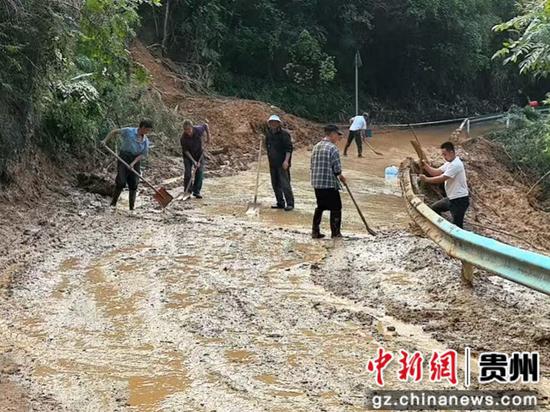 道路清淤。