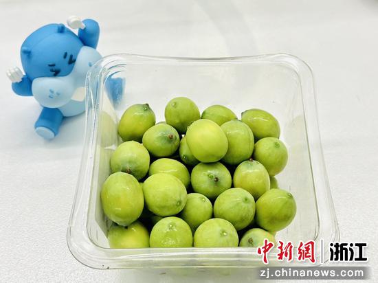 盒马售卖的甜心莲子。阿里 供图 盒马售卖的甜心莲子。阿里 供图
