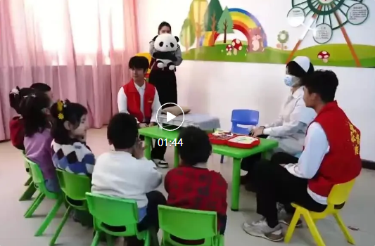 新疆医科大学这支志愿服务队以33分贝之声唱响民族团结“协奏曲”