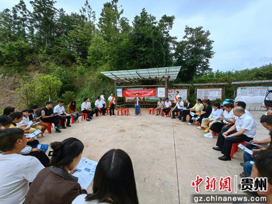 6月12日，贵州省2026年“6·14信用记录关爱日”征信知识进“双村”宣传活动六盘水市水城区分会场。