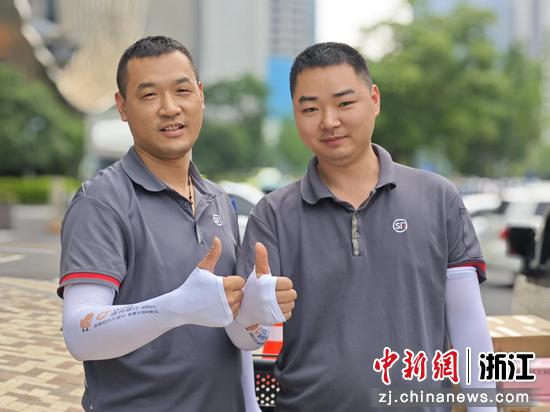 日前,“两司两员”的快递职工穿上了温州银行的金融宣教冰袖。黄艳丹 供图 日前,“两司两员”的快递职工穿上了温州银行的金融宣教冰袖。黄艳丹 供图
