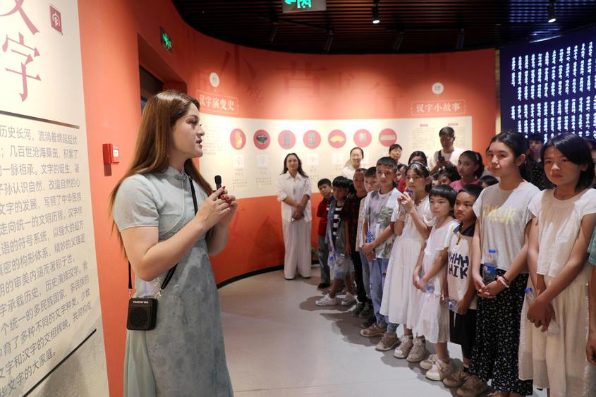 莎车县：走出校园拓眼界 石榴籽研学浸润少年心