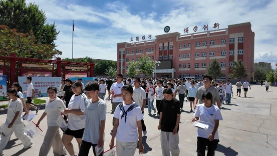 博州中考首日，少年们，加油！