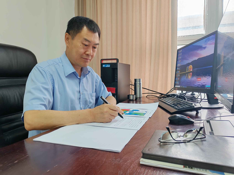 路建国审查方案报告。（图片由勘探开发研究院提供）