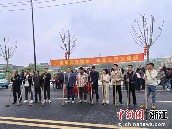 共富菜园开新垄。善琏镇供图 共富菜园开新垄。善琏镇供图