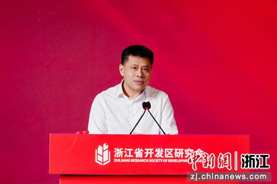 浙江省商务厅党组成员、副厅长韩峻。浙江省开发区研究会&nbsp;供图