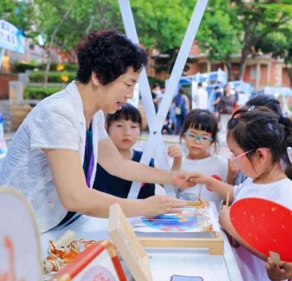 （寻味中华丨艺林）永春纸织画：经纬交织焕新生