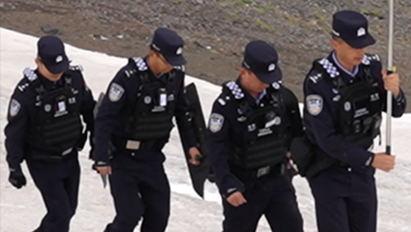 新疆克州：民警深入海拔4800米边境一线巡边踏查