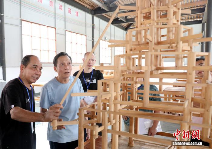 广西三江：粤桂协作育匠才