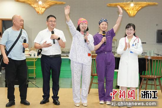 九三学社社员表演医院情景剧《三胎有爱》。赵炜&nbsp;摄