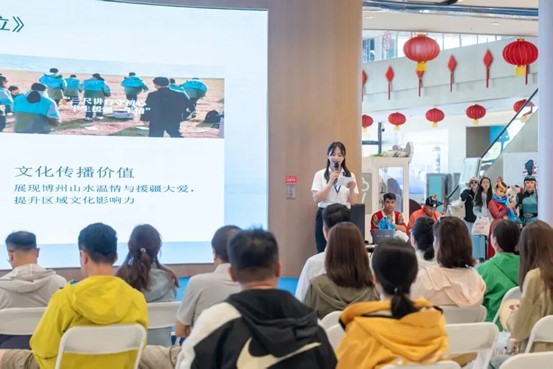 全疆多地媒体骨干探访博州