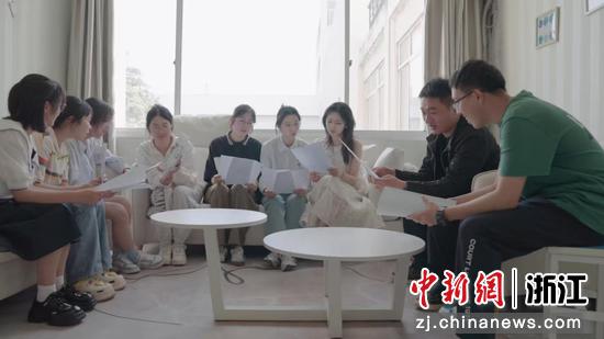 图为“吴韵廉声”线下排练活动。吴兴区纪委监委供图 图为“吴韵廉声”线下排练活动。吴兴区纪委监委供图