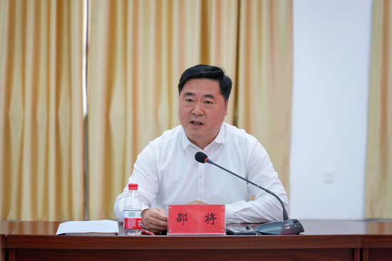 邵将勉励青年学子，部署完善长效帮扶机制，持续促进各民族交往交流交融。阿卜力克木·依卜拉依木 摄