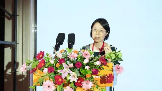 中国人民大学副教授王筱昀在演讲。阿卜杜拉·热杰普 摄